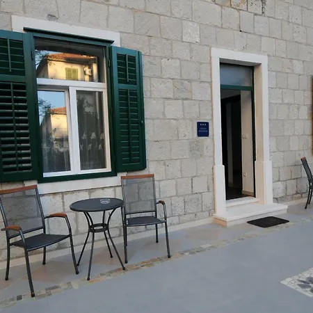 Apartament Dzapo *