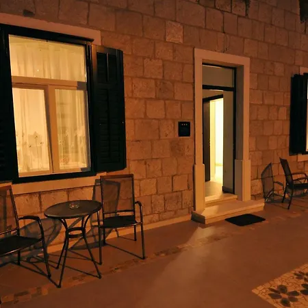 Dzapo Apartman *