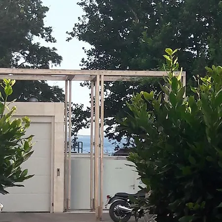 Apartman Dzapo *