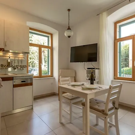 Apartman Dzapo *